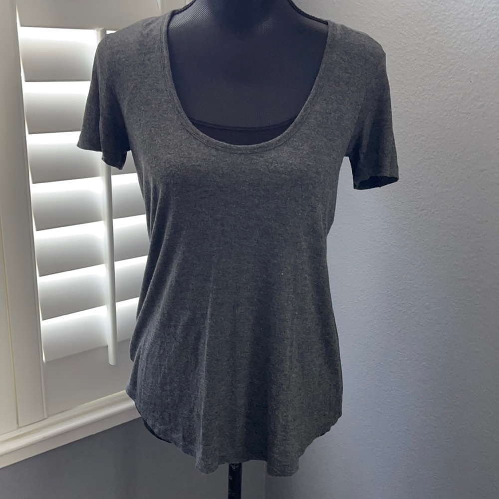 Aritzia Wilfred Free Tee Gray